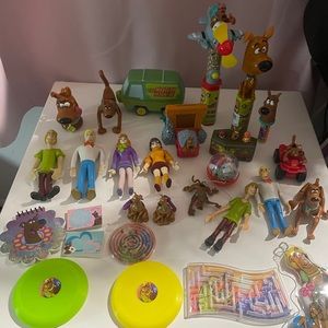Scooby-Doo Various Small Figurines/Toys